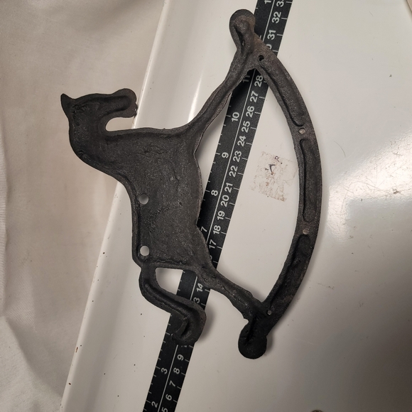 VTG. Cast Iron Kitchen Utensils with Holder. Set of 4. (390) - Picture 8 of 10